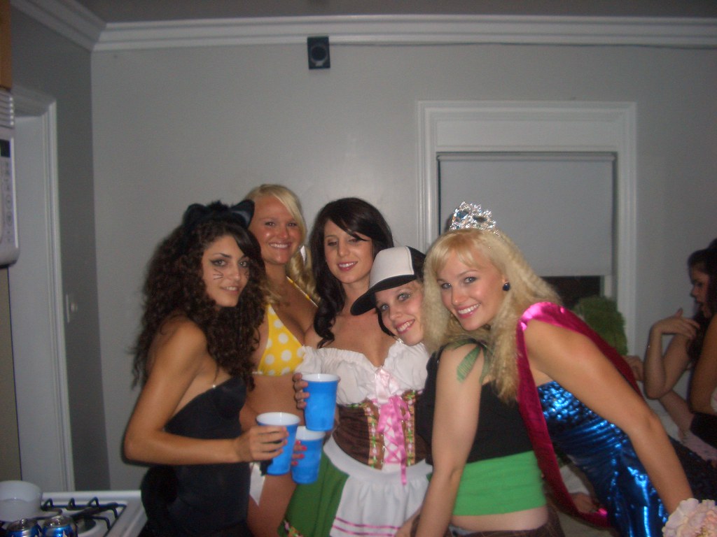 Halloween Party San Diego 2008 (2) davidilewallen Flickr