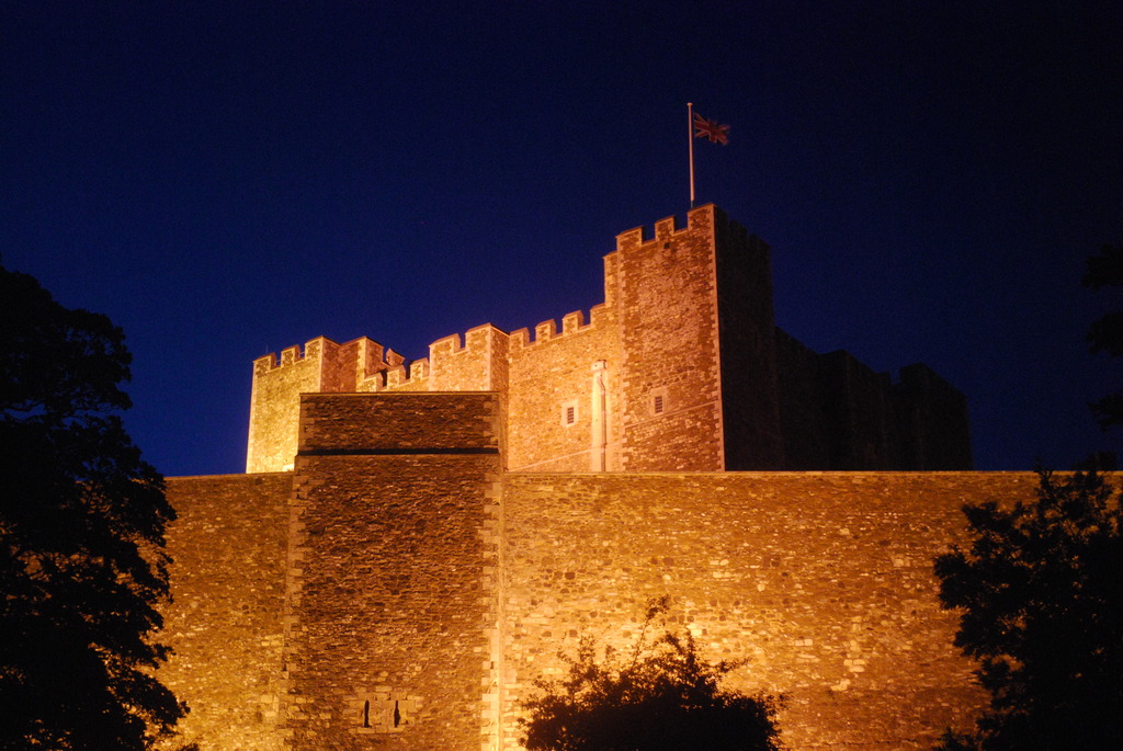 Dover Castle Dover Castle floodlit at night. Taken from th… Flickr