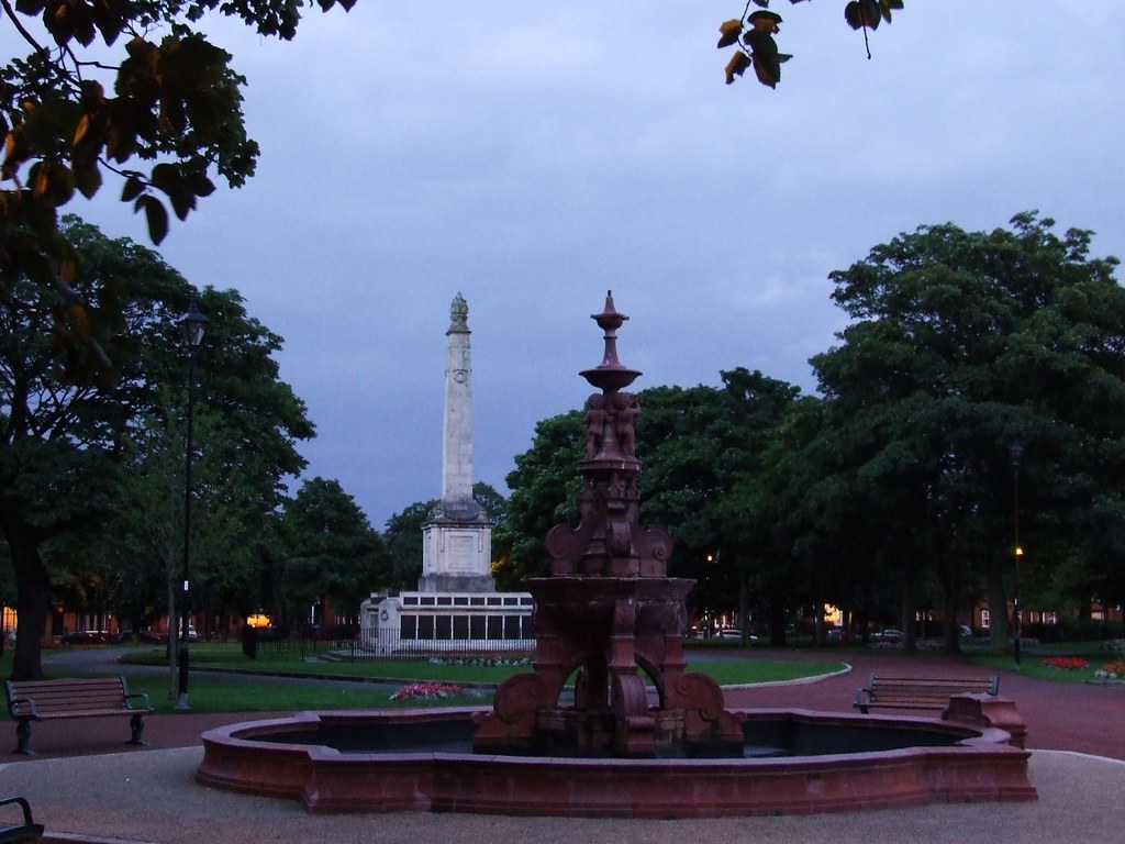 Victoria park fountain The fountain by the main entrance o… Flickr