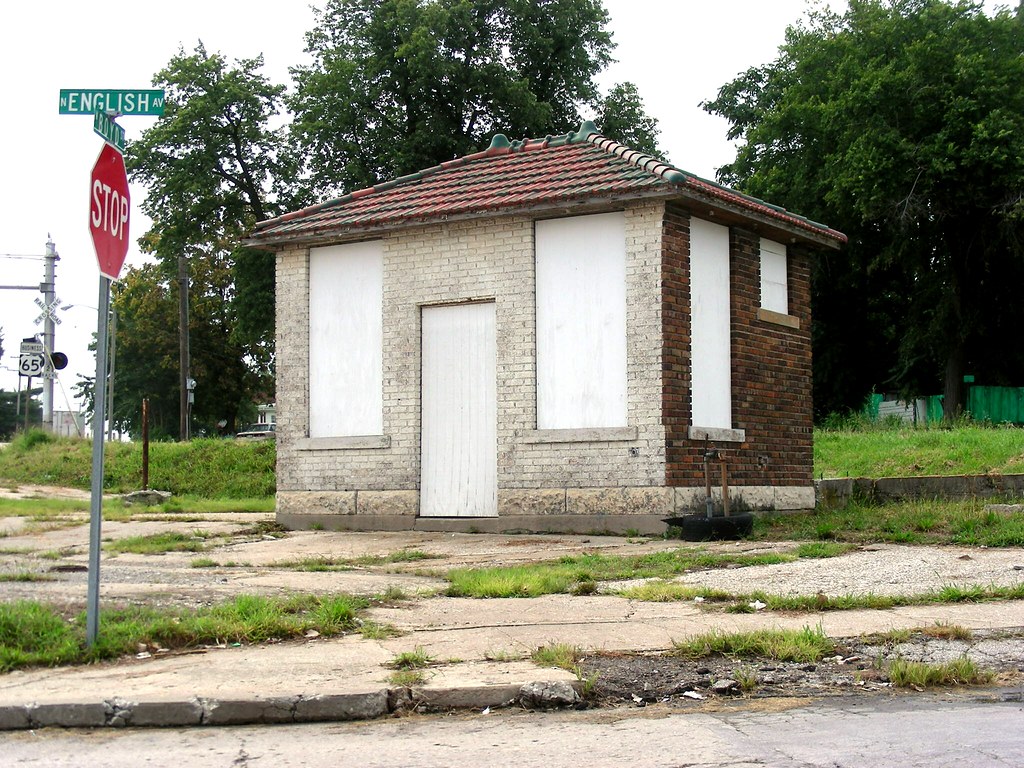 Vintage Gas, Marshall MO 1920s Gas station still standing,… Flickr