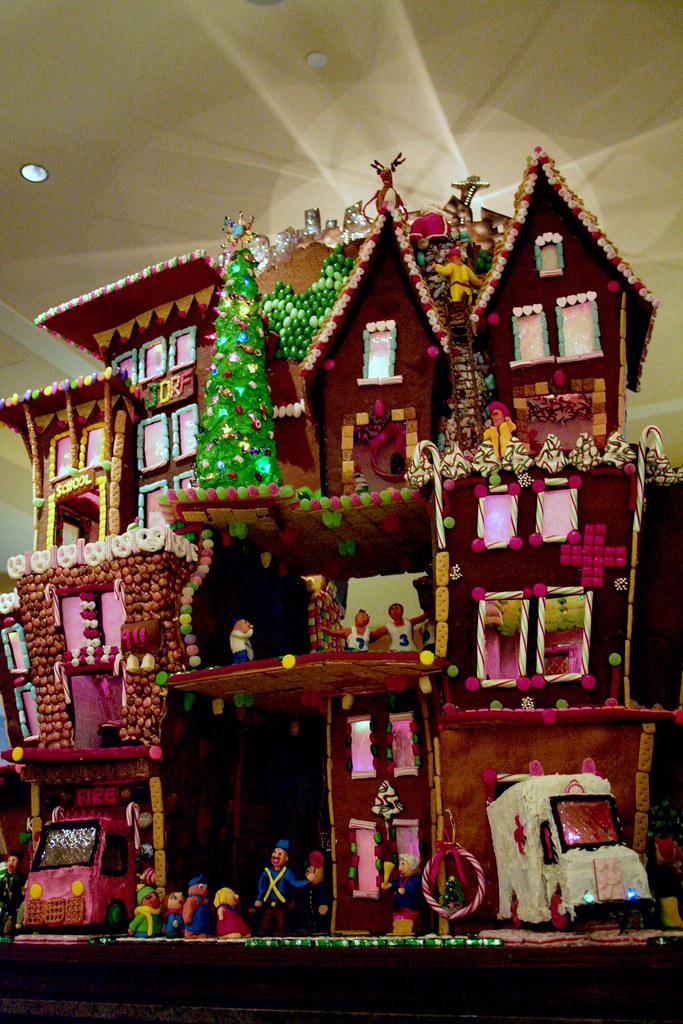 Community Gingerbread House at Seattle Sheraton Matthew Gudenius Flickr