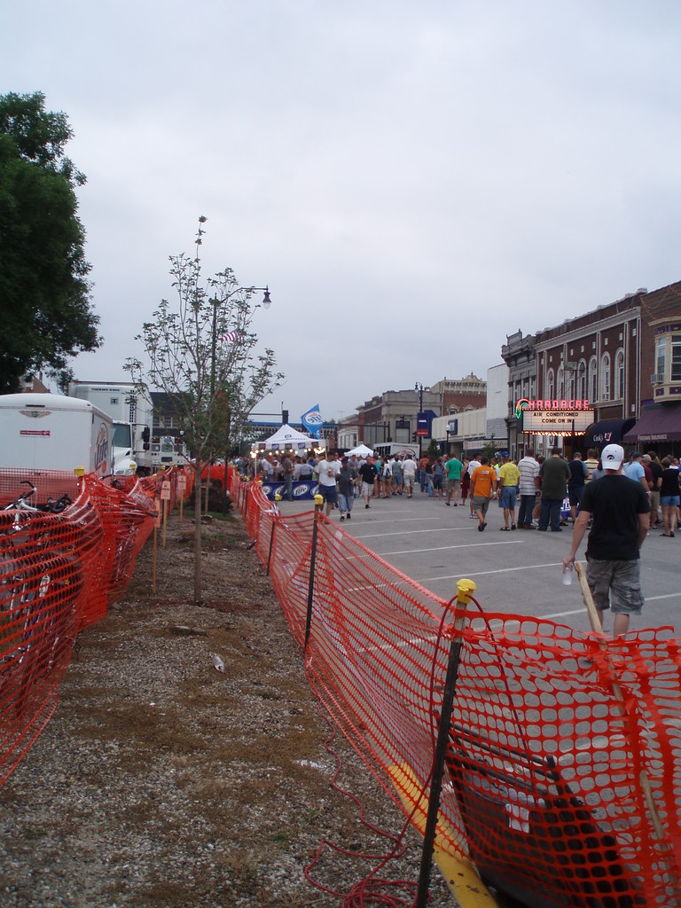 Friday, 07/25 Tipton, Iowa RAGBRAI street scenes Flickr