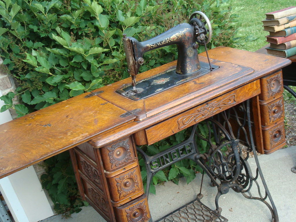 Singer sew machine & oak quite a find! These are… Flickr