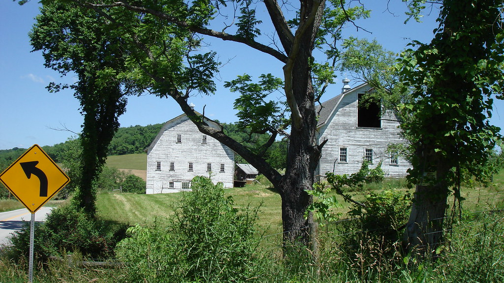 Pennsylvania Lone Pine Farm compound along Lone Pine Roa… Flickr