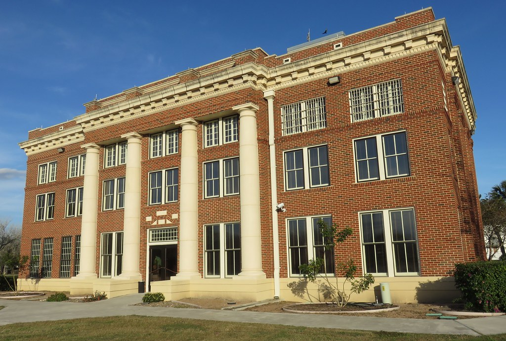 Kenedy County Courthouse (Sarita, Texas) This courthouse w… Flickr