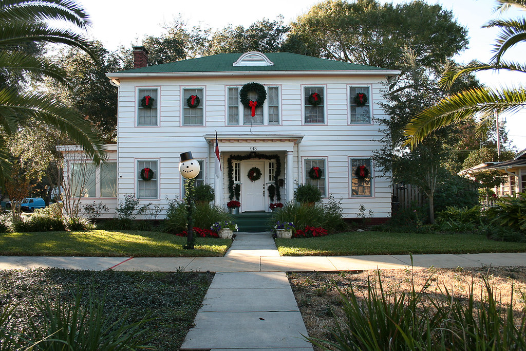 1922 Colonial Revival Eyelash/eyebrow dormers are one of m… Flickr