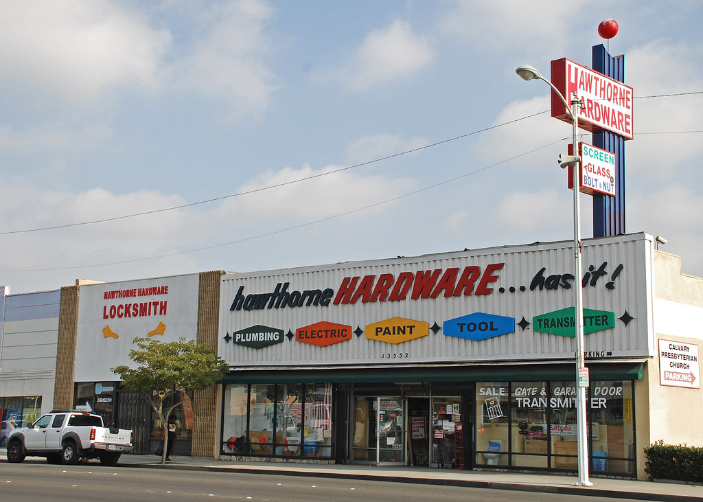 Hawthorne Hardware Classic 'main street' hardware store on… Flickr