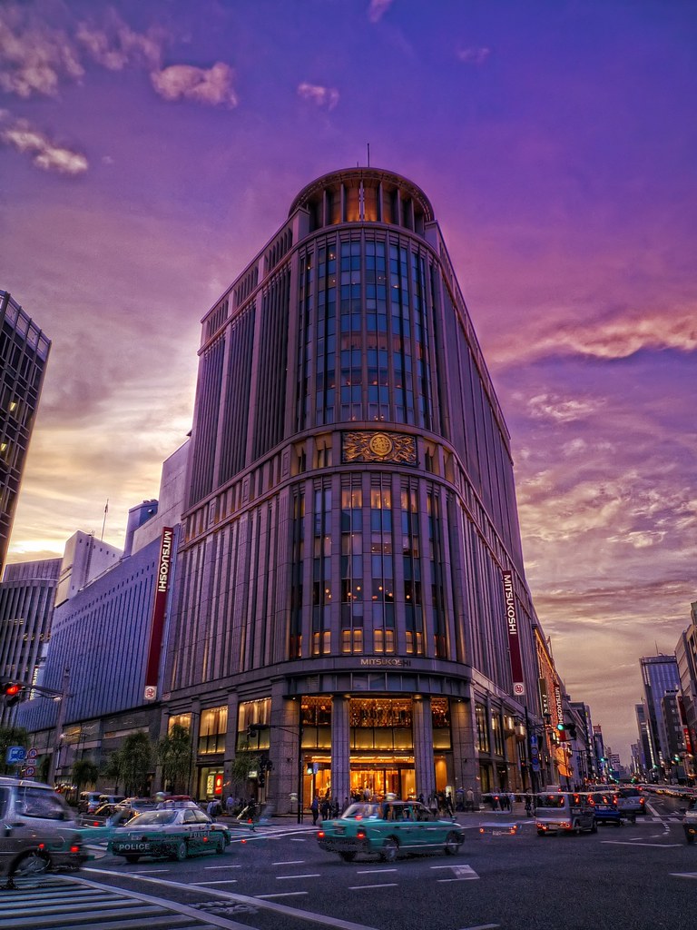 Mitsukoshi An early evening shot of the Mitsukoshi Departm… Flickr