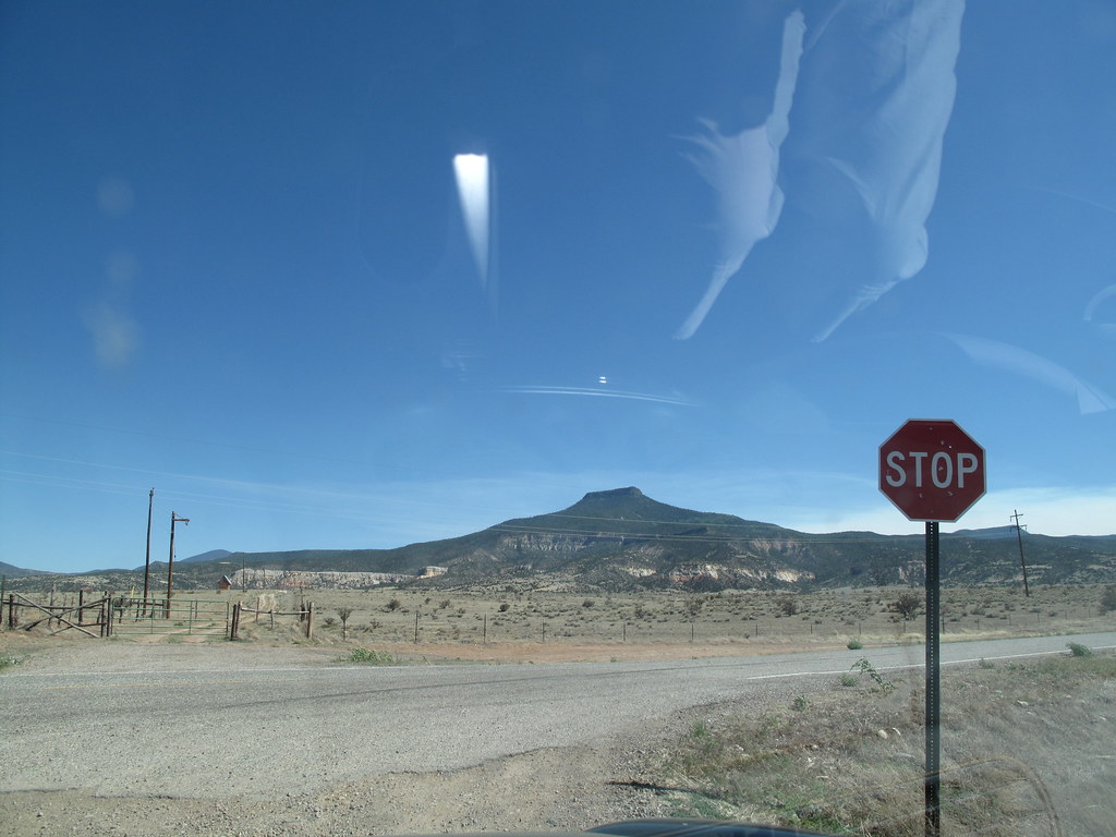 Abiquiu, NM Intersection of nothing and nowhere..Abiquiu, … sammysight2003 Flickr