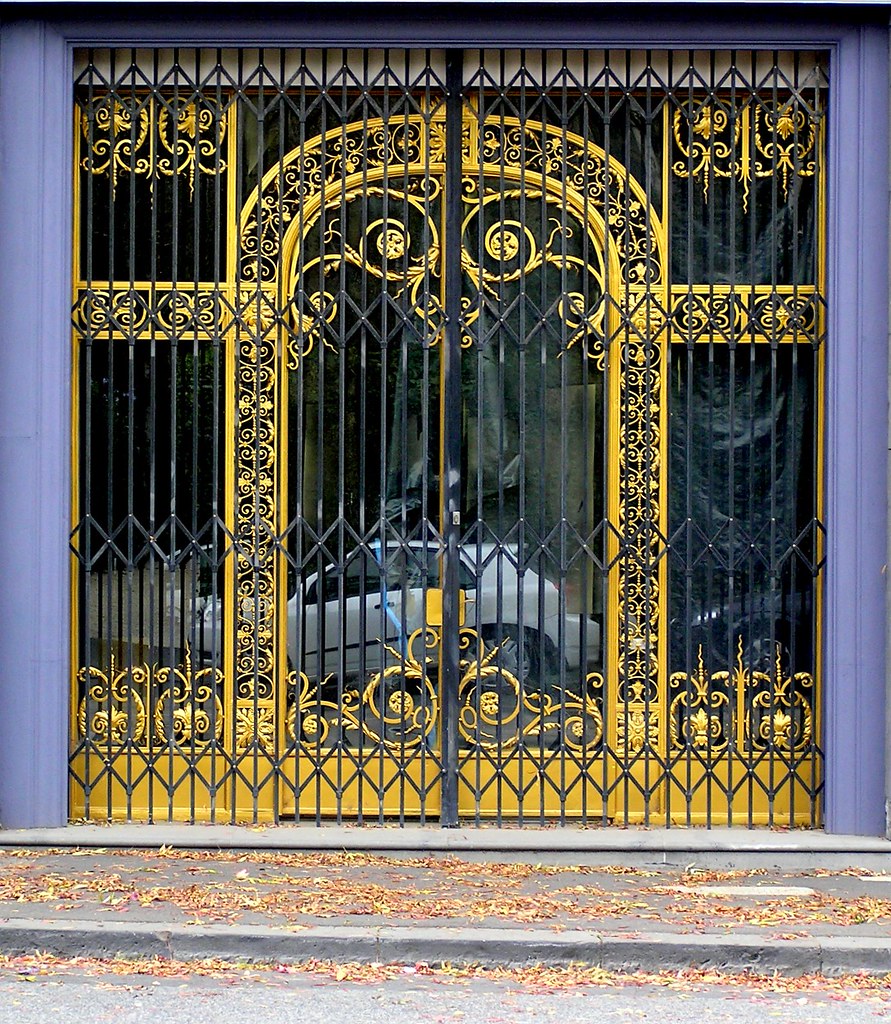 Australia Melbourne 2008 OTT doors, 899 High Street, A… Flickr