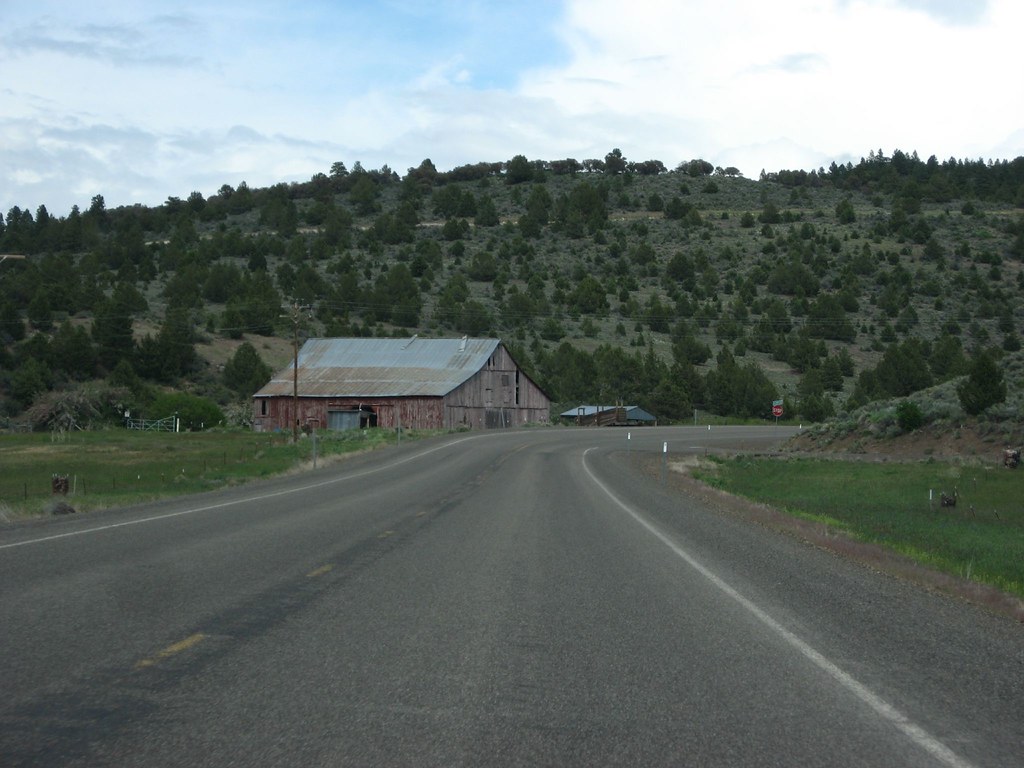 Another Barn Outside Lakeview, Oregon Lakeview is an incor… Flickr