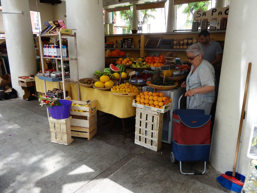 Kleine Markthalle in Eivissa h.guendra Flickr