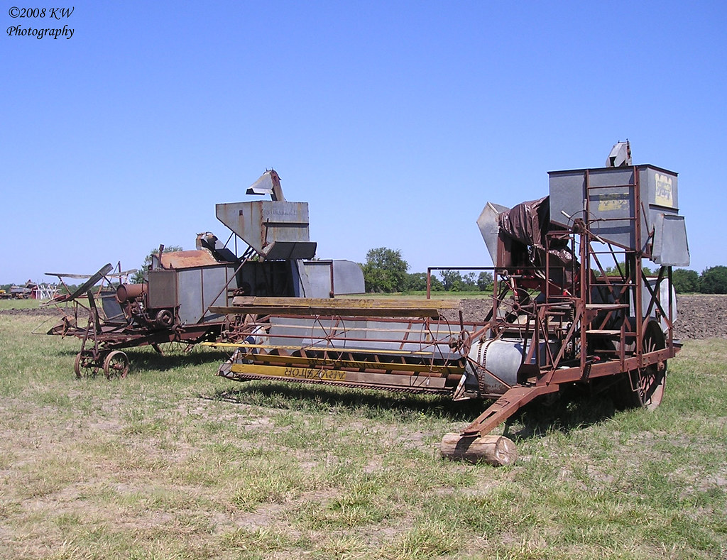 Combines Two antique combines at Threshing Days in Goessel… Flickr