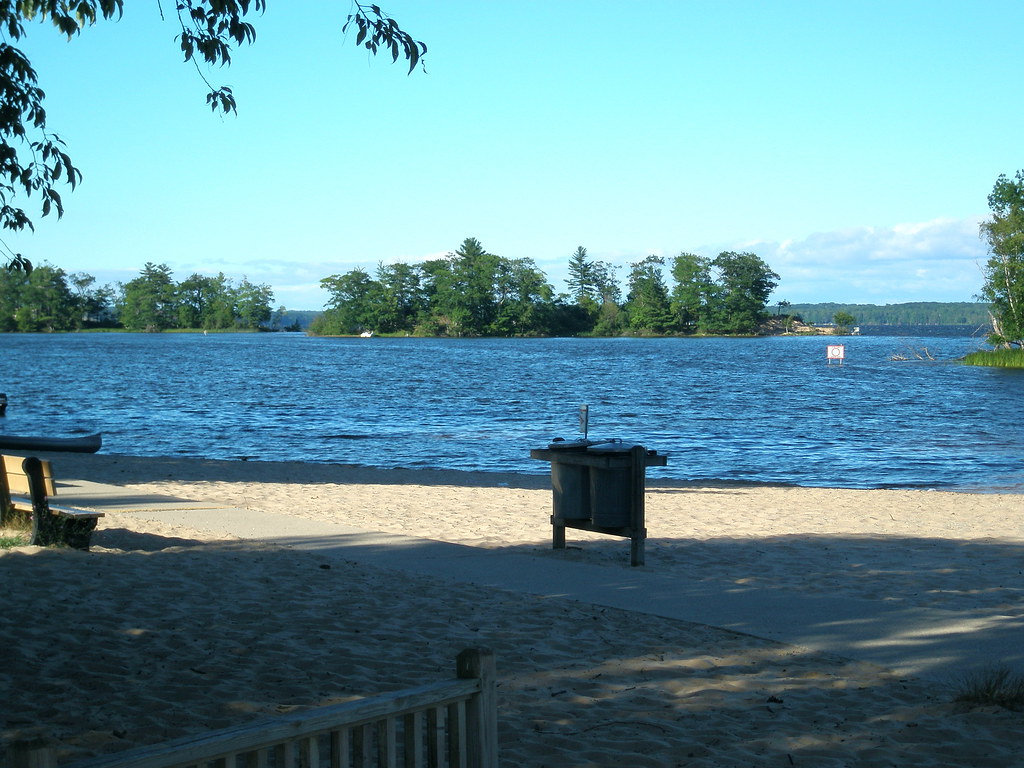 Lake Hamlin Looking out on an island on Lake Hamlin from a… Flickr
