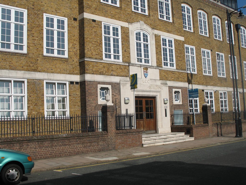 LCC School of Building In Ferndale Road, Brixton, SW9 Buil… Flickr