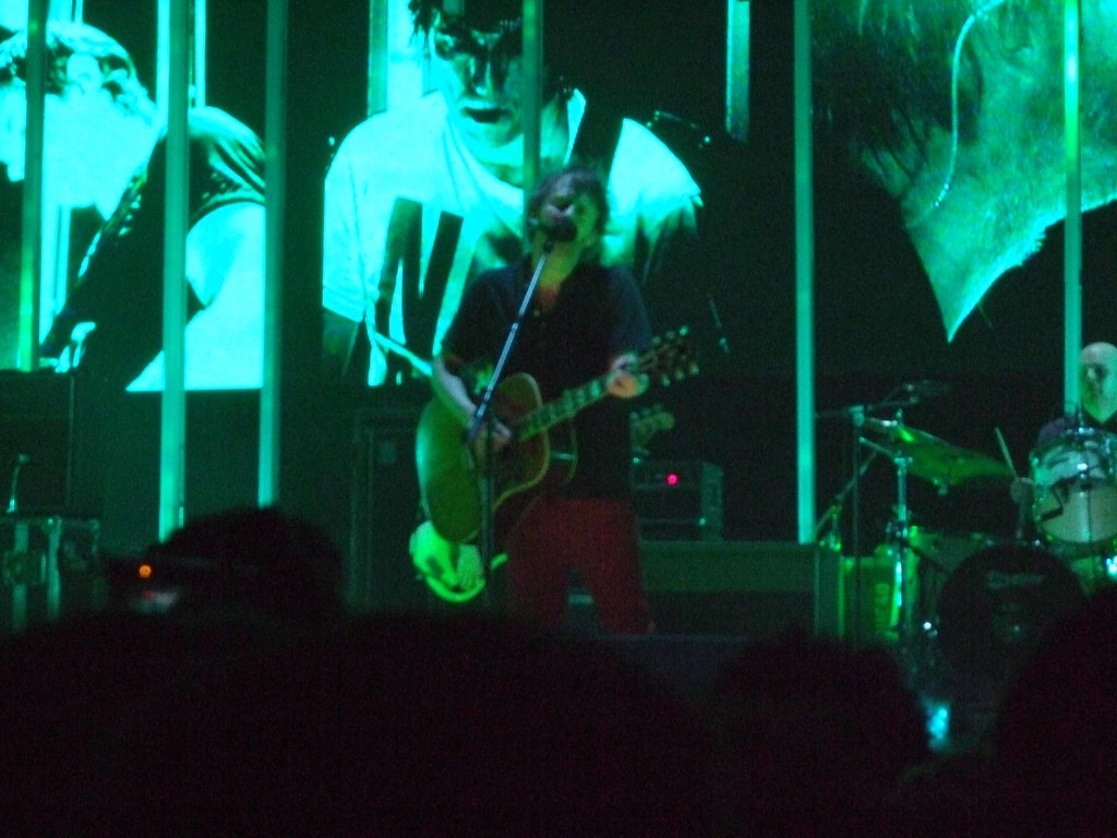 Thom 2 (Fake Plastic Trees) museicien Flickr