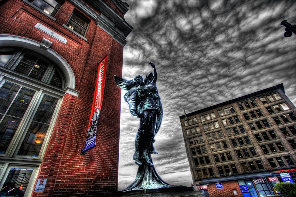 Angel statue Vancouver Station Kazakoff Flickr