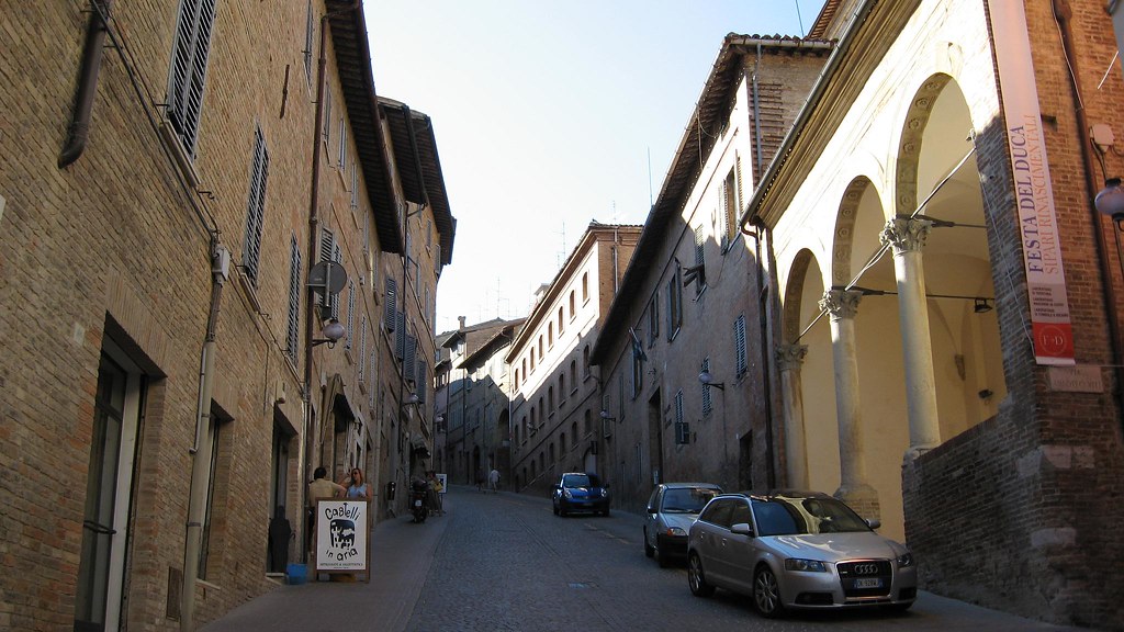 Urbino Via Raffaello Lorenzo Salinari Flickr