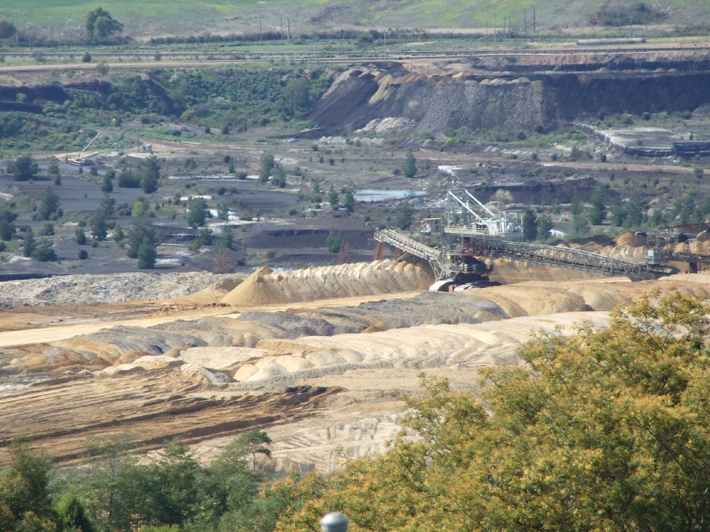 Yallourn The Yallourn brown coal mine geeklips Flickr