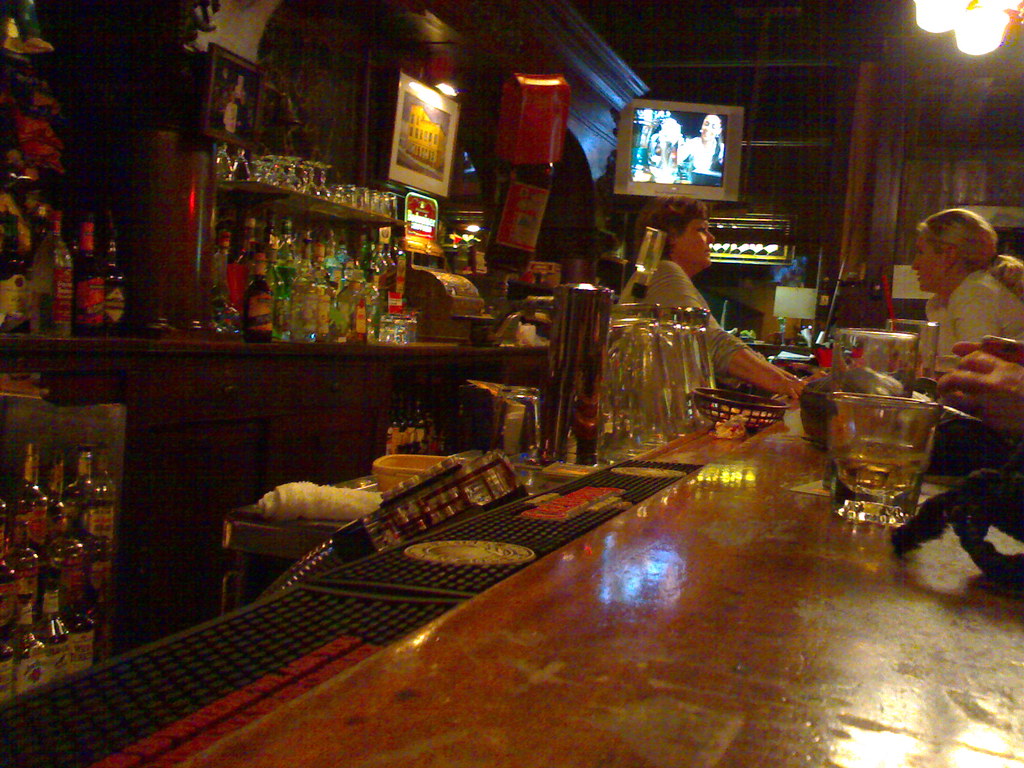 Bar in Fort Bragg, CA Morten Amundsen Flickr