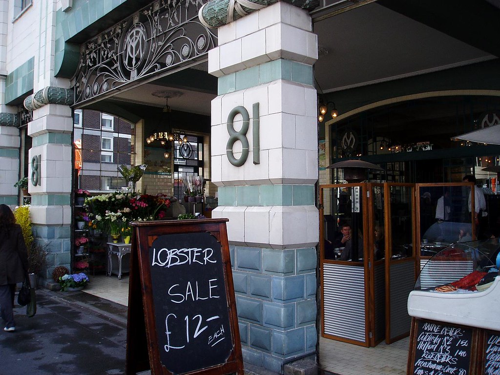 Michelin Building Fulham Road entrance. And discount lobst… Phil