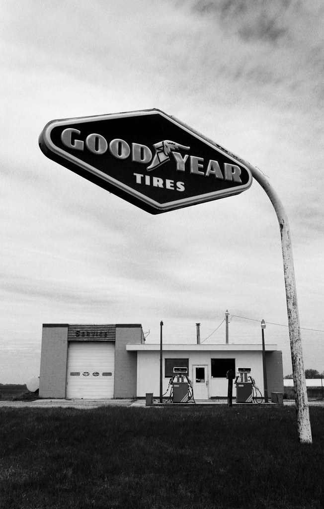 Goodyear? Abandoned gas station/tire store in Westbrook MN… Bo