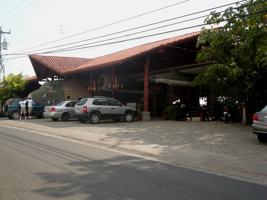 Le Avion Restaurant P1060513 Le Avion Restaurant, Quepos, … Flickr