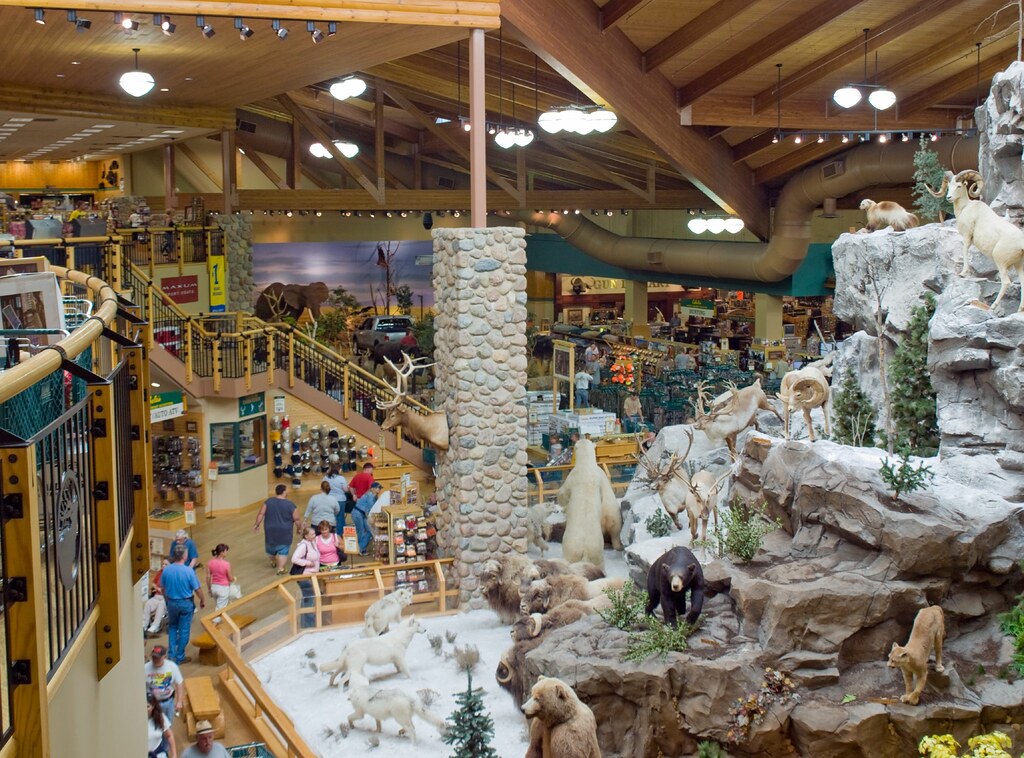 Cabelas Dundee Michigan P9070046flkr Checking out the Cab… Flickr