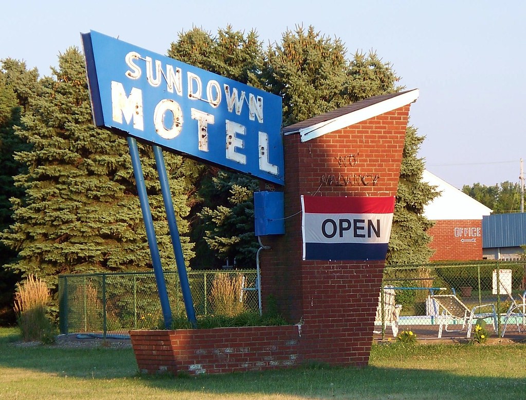 OH Sandusky Sundown Motel Neon sign for the Sundown Mote… Flickr