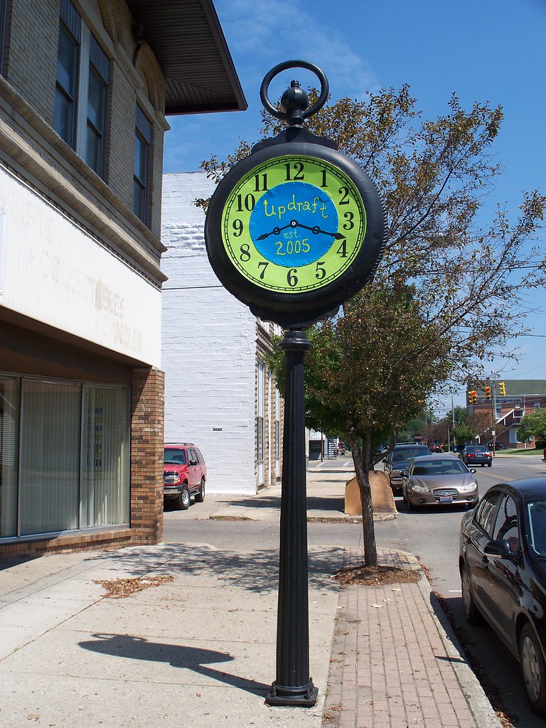 OH Wellston Clock Clock on a post in downtown Wellston, … Ken