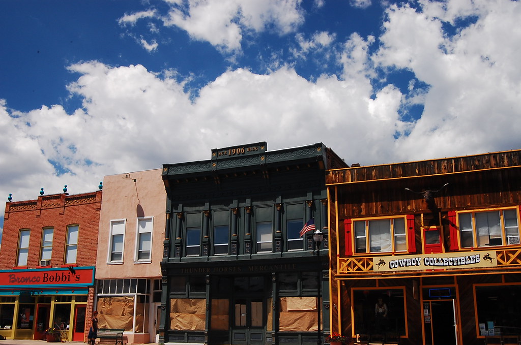 Panguich, Ut. 08 Small town in Utah. This is the Main Stre… K