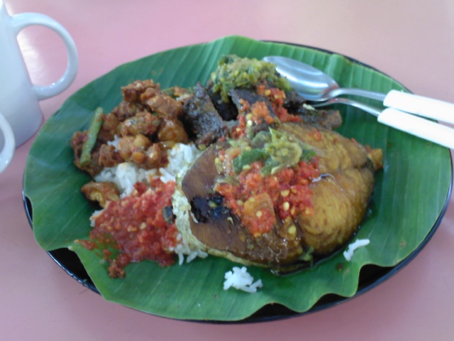Nasi Padang Nasi padang from Sanir Pagi stall ER and Jenny Flickr