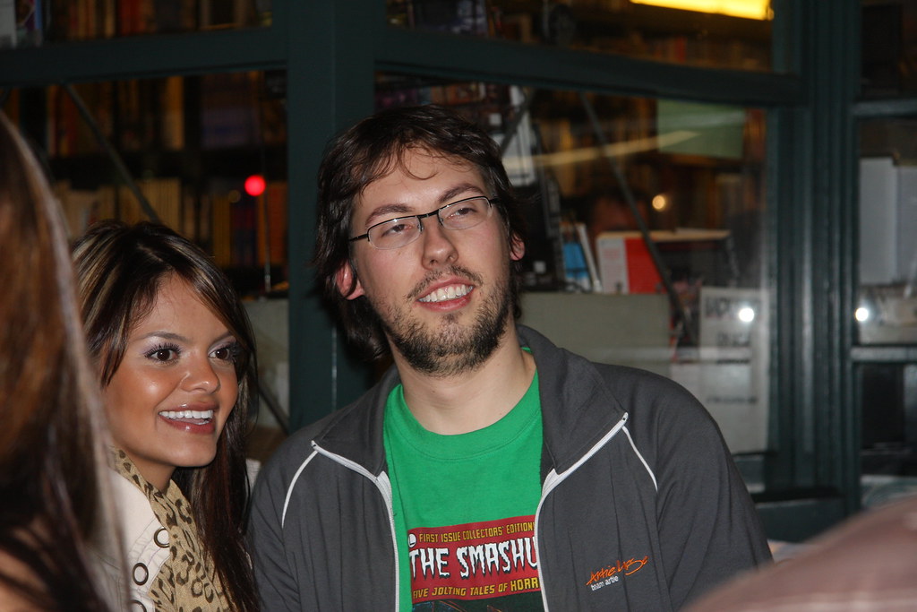 Hi. .i'm Kissyfur i'm DaBadass Artie Lange Book Signing … Flickr