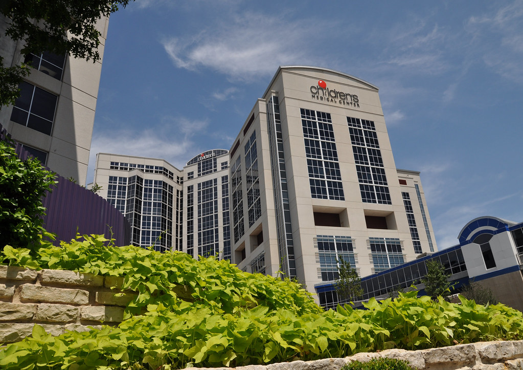 Children's Hospital Dallas Various pictures of buildings a… Flickr