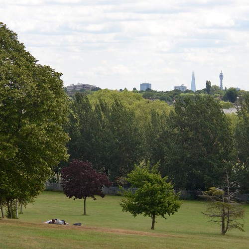 Gladstone Park looking towards Willesden Green, London Flickr