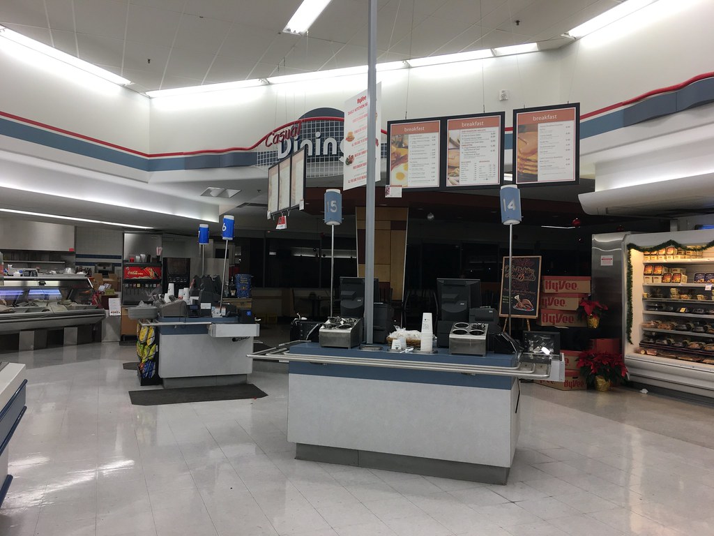 HyVee Lincoln Center (Grand Avenue / Lincolnway) Ames, Iowa a