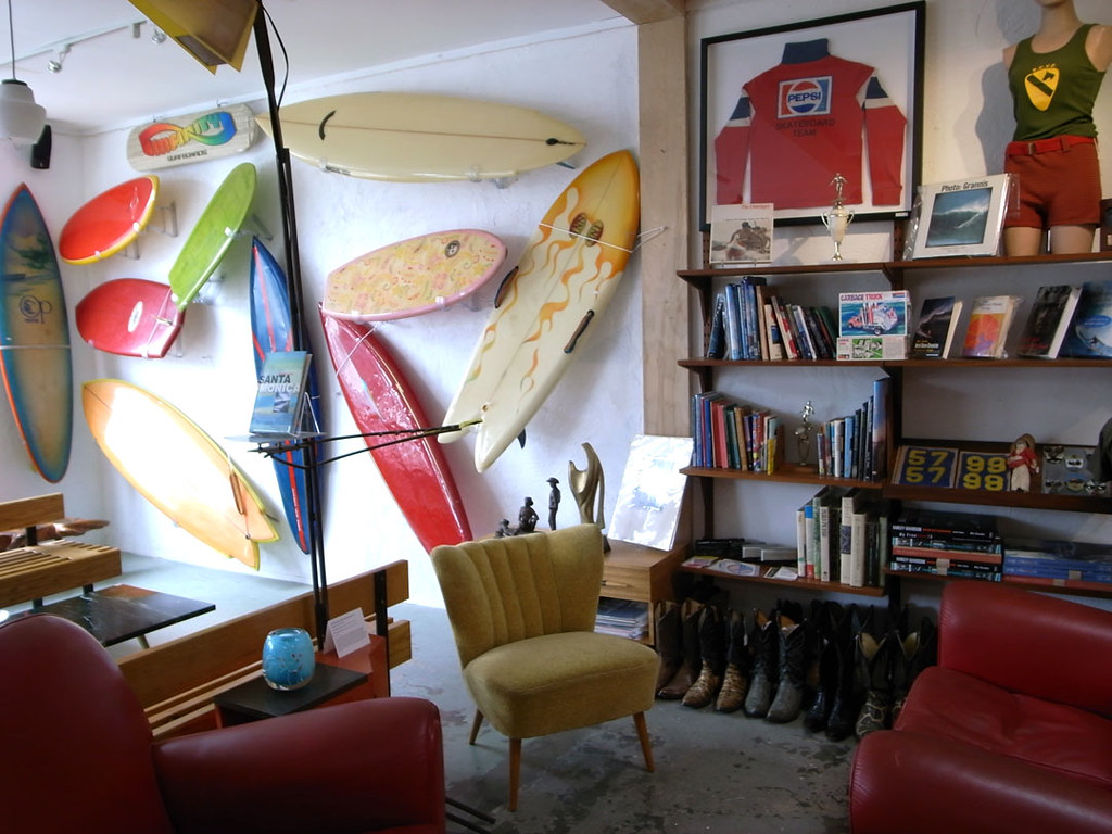 Antique furniture shop on Abbot Kinney Mostly MidCentury … Flickr