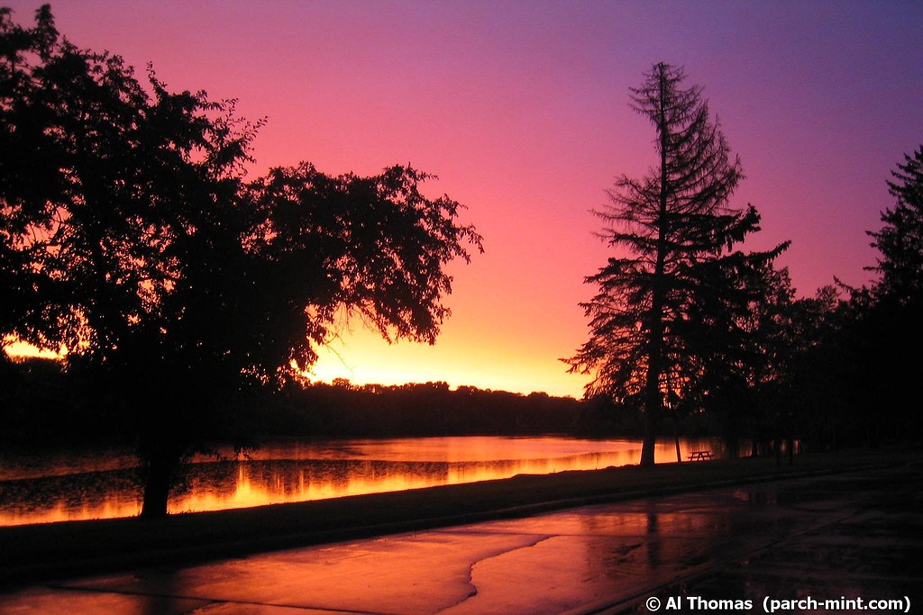 Burlington Wisconsin Sunrise The early morning sky takes o… Flickr