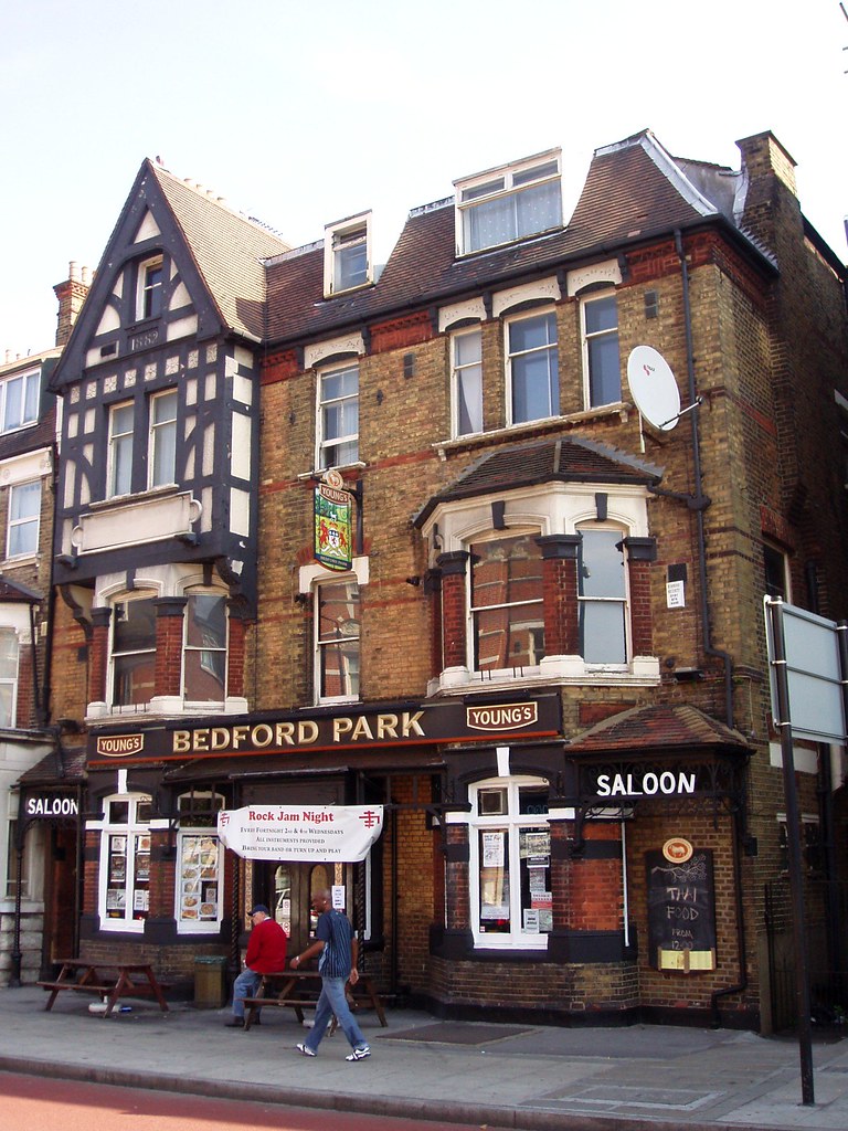 Bedford Park, Streatham, SW16 A Young's pub on Streatham H… Flickr