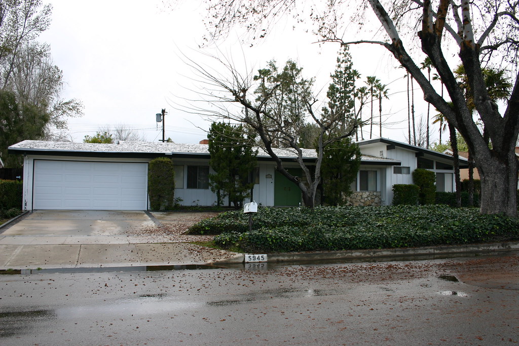 Woodland West, Woodland Hills, CA, 1961. steve_treinen Flickr