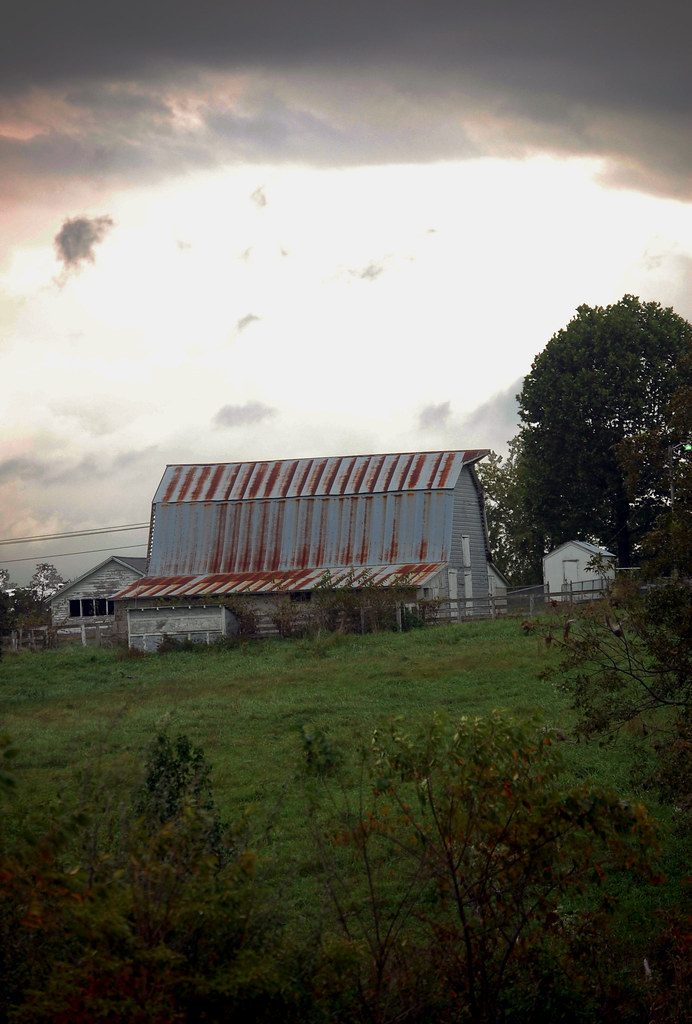 barn2 an old metal barn on a side road between Nixa and Hi… Flickr