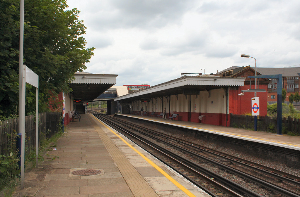 Kenton Underground station Looking north bowroaduk Flickr