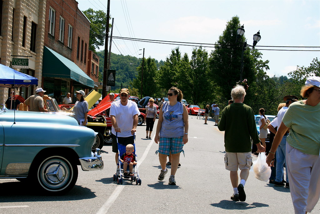 VINTAGE CAR SHOW, SPRUCE PINE, NC, 9 AUGUST 2008 This docu… Flickr