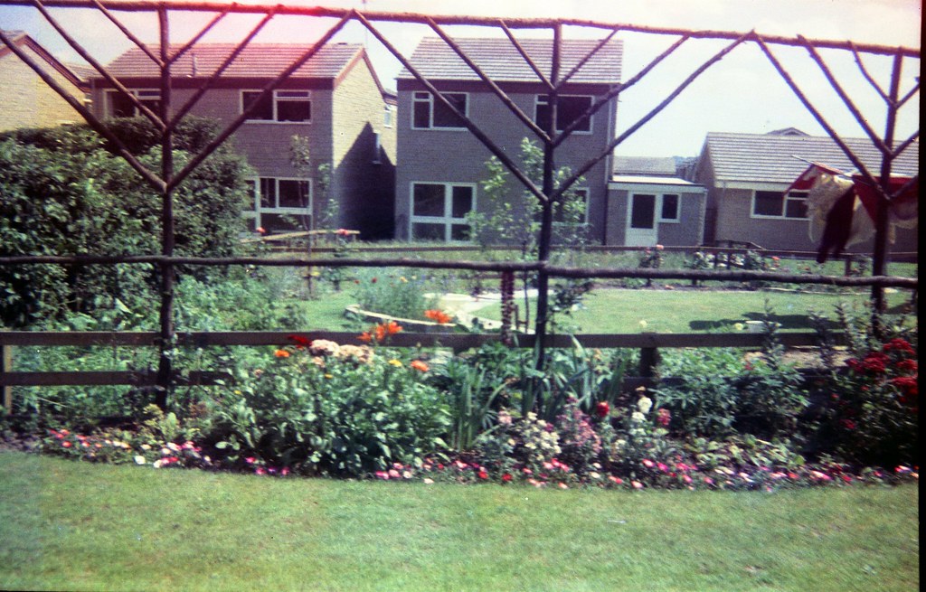Wentworth Road, Dronfield Woodhouse, June 1974 C2 It's Mr Pants