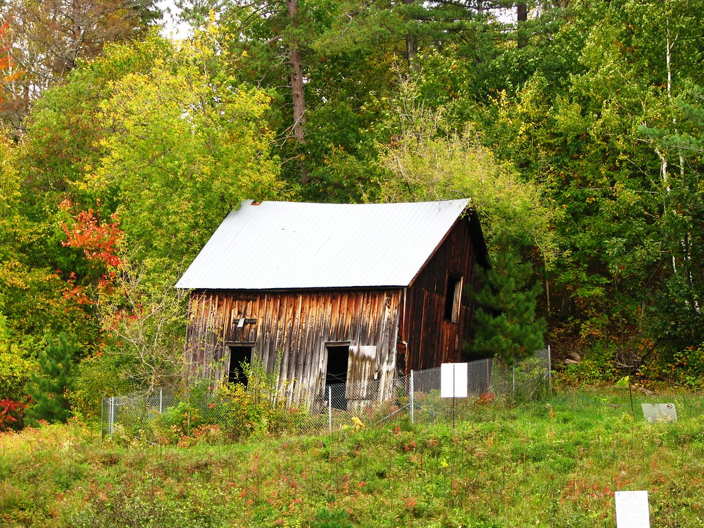 Slide Master Cabin, Chute Coulonge, PQ The slide master's … Flickr