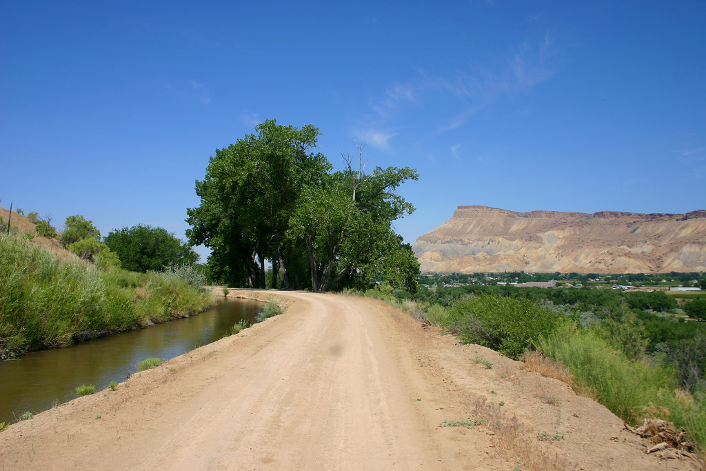 on the Orchard Mesa canal road a photo on Flickriver