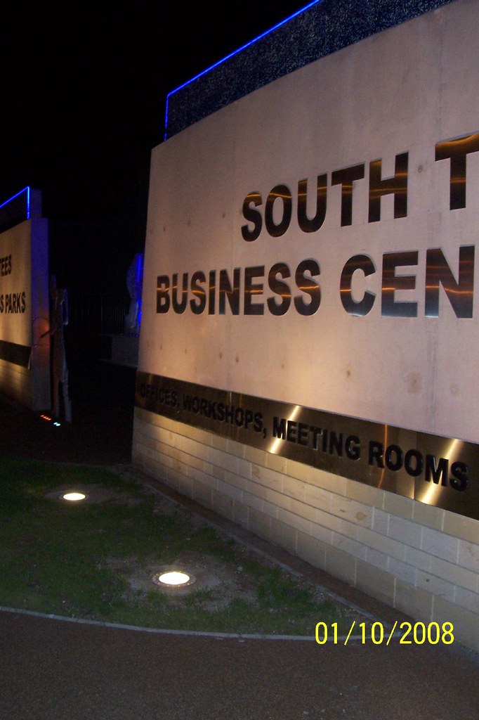 100_8721 A66 & Normanby rd Roundabout Gate entrances's Flickr