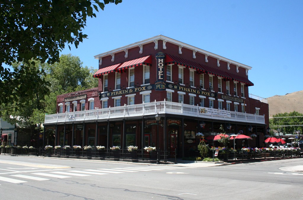 St. Charles Hotel The St. Charles Hotel, Carson City's old… Flickr