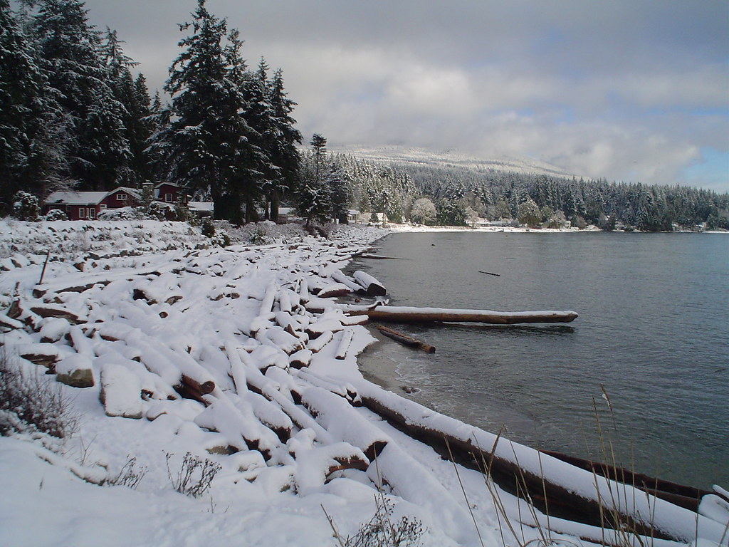 Roberts Creek beach in the snow December 2008 Roberts Cree… Flickr