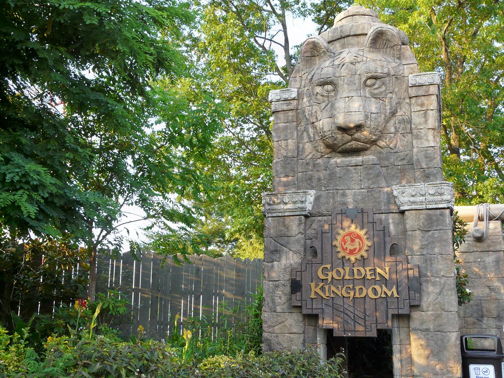 The Entrance To The Golden Kingdom | Six Flags Great Adventu… | Flickr